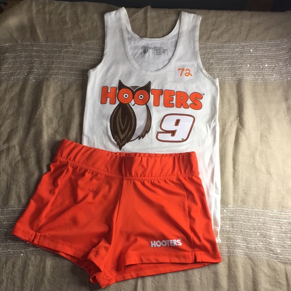 Box 25 #72 Hooters Girl Worn Uniform Chase Elliott Tank/Shorts from Size XXSmall - Picture 1 of 8